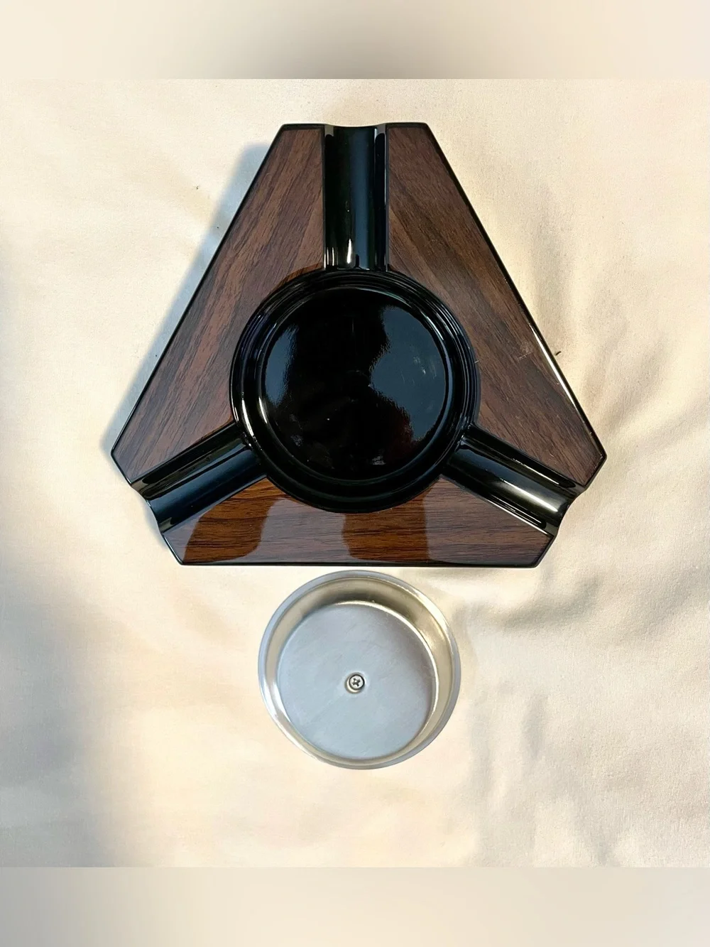 *EUC* Prestige Import Group - Triangular Maple Lacquered Ashtray - Felt Bottom